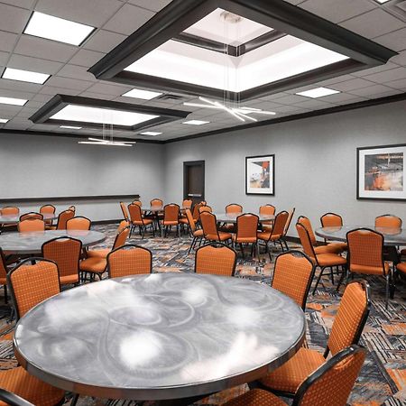 Hampton Inn Evansville Airport Bagian luar foto