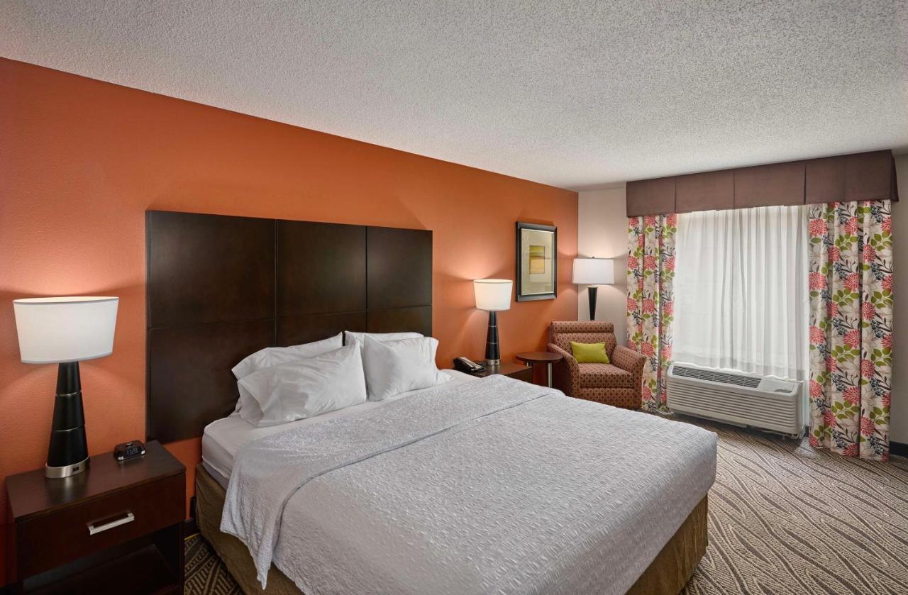 Hampton Inn Evansville Airport Bagian luar foto