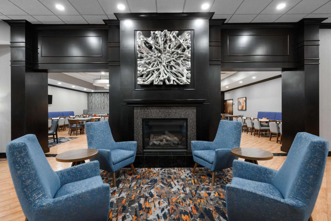 Hampton Inn Evansville Airport Bagian luar foto