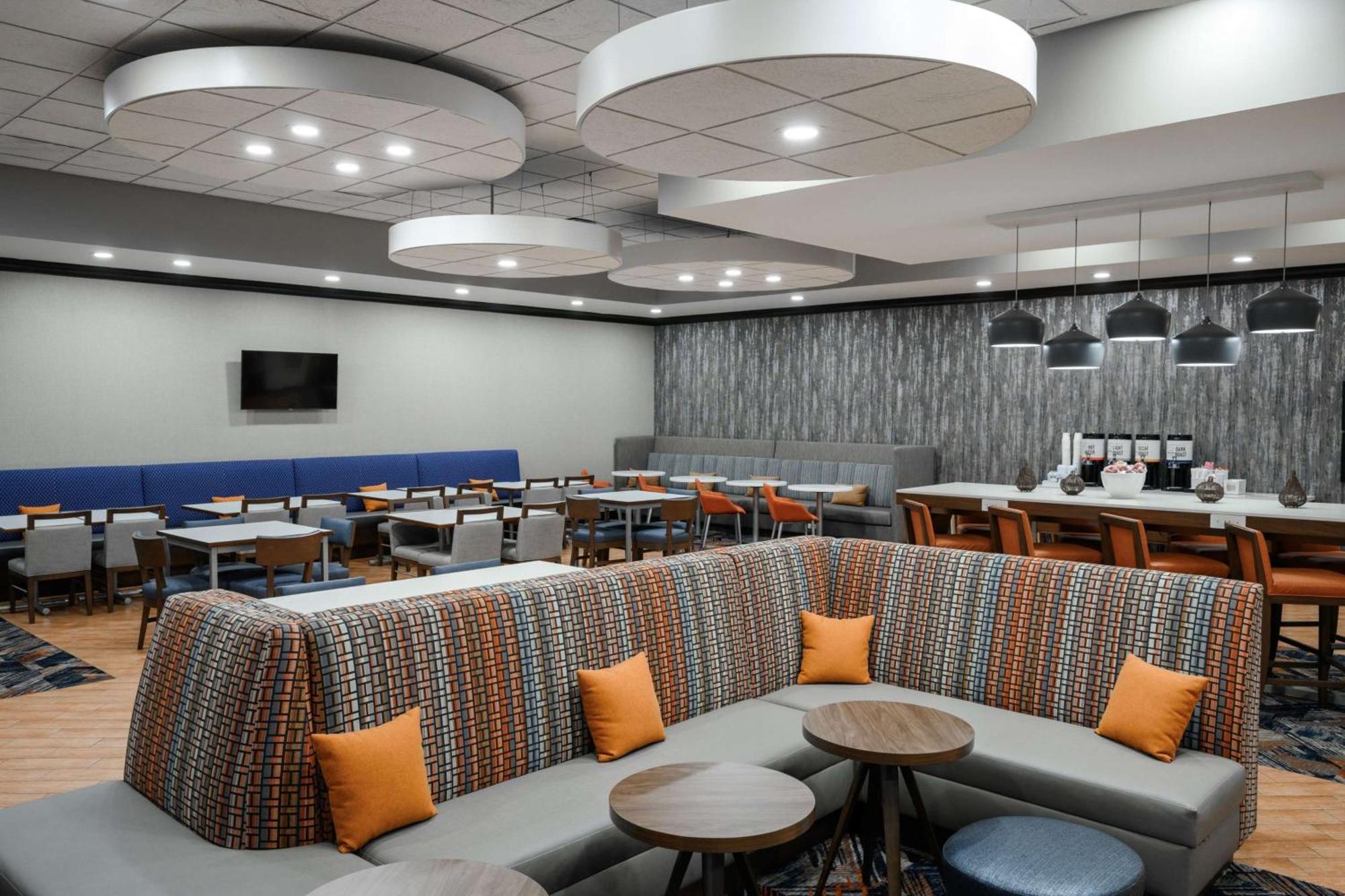Hampton Inn Evansville Airport Bagian luar foto