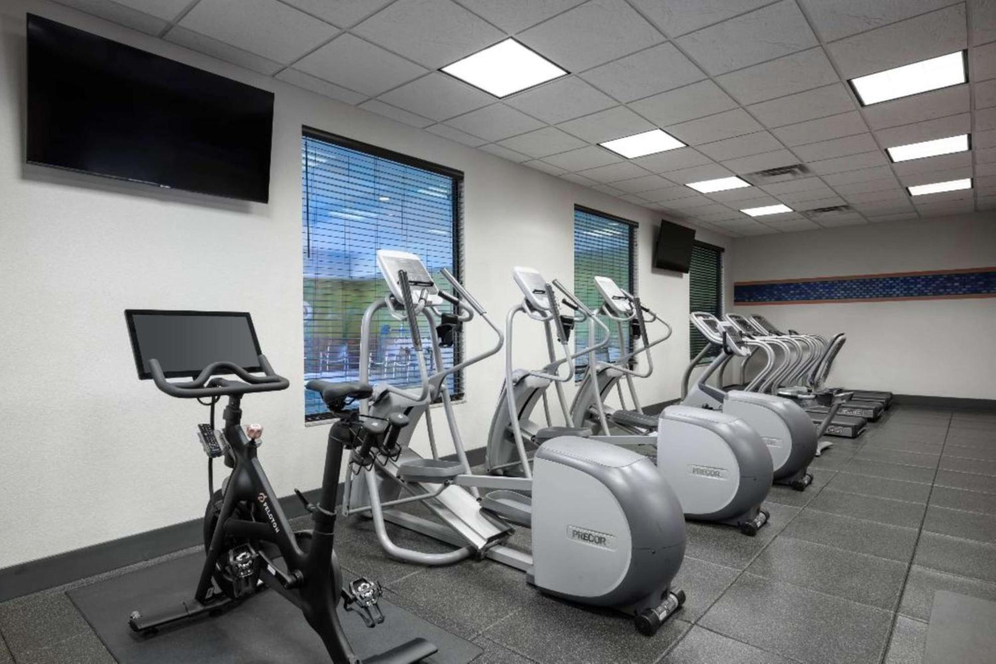 Hampton Inn Evansville Airport Bagian luar foto